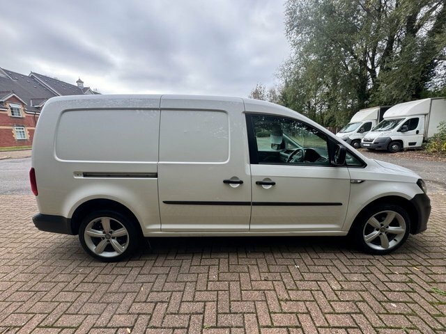 Volkswagen Caddy Maxi Maxi White #5