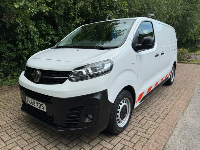 Vauxhall Vivaro Mpv White