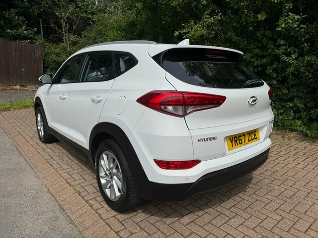 Hyundai Tucson Suv YR67ZCE White #2