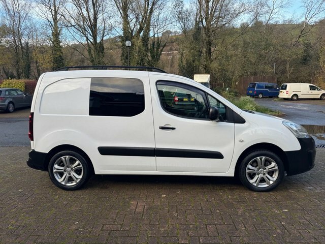 Peugeot Partner Mpv VK67YYR White #4