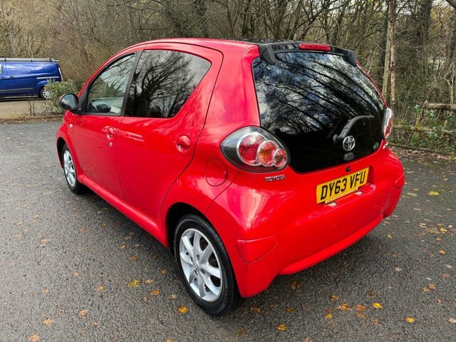 Toyota Aygo Hatchback DY63VFU Red #3