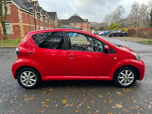 Toyota Aygo Hatchback DY63VFU Red #5