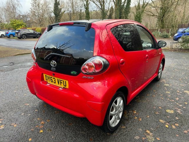 Toyota Aygo Hatchback DY63VFU Red #4