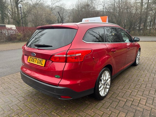 Ford Focus Estate EX67OXL Red #4