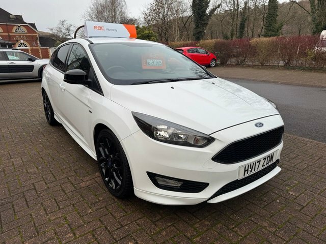 Ford Focus Hatchback HV17ZDM White #6