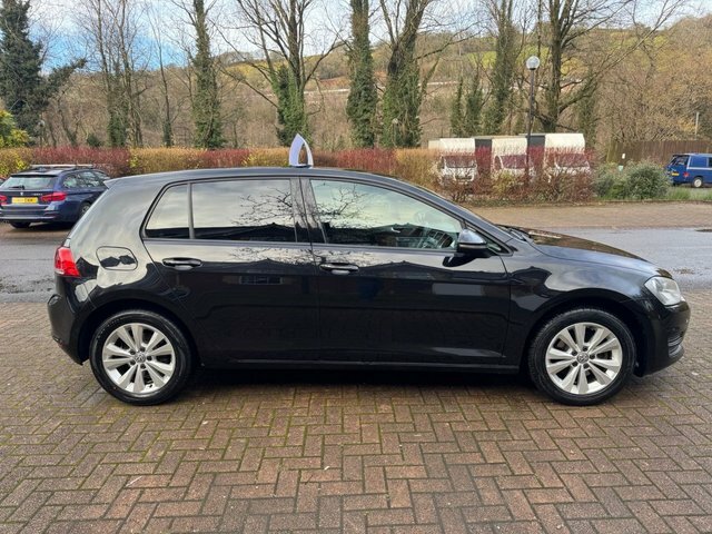 Volkswagen Golf Se Black #4