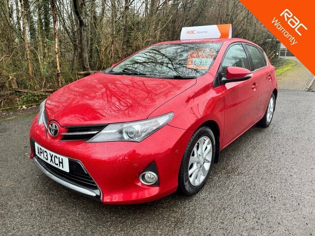 Toyota Auris Hatchback Red