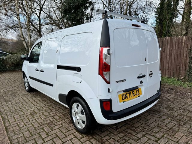 Nissan NV250 Mpv White #3
