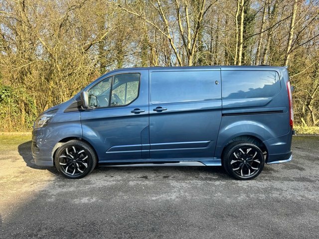 Ford Transit Custom Mpv CA21LCV Blue #2