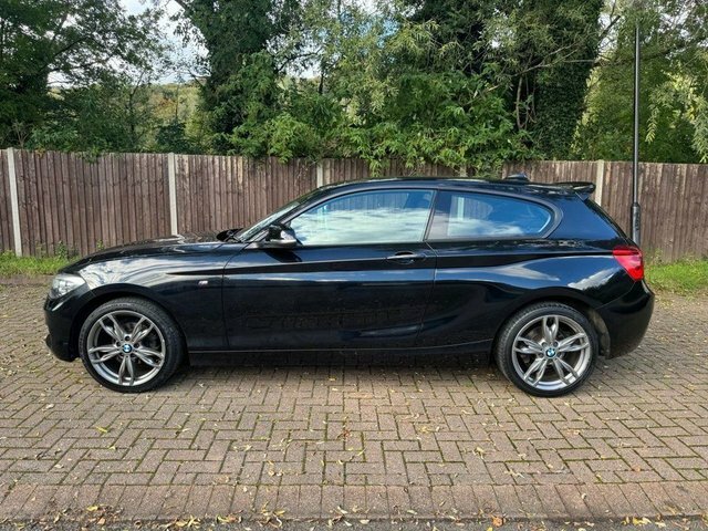 BMW 1 Series Hatchback SM67DZU Black #2