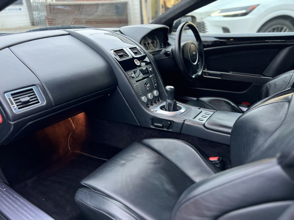 Aston Martin DB9 5.9 V12 Silver #2