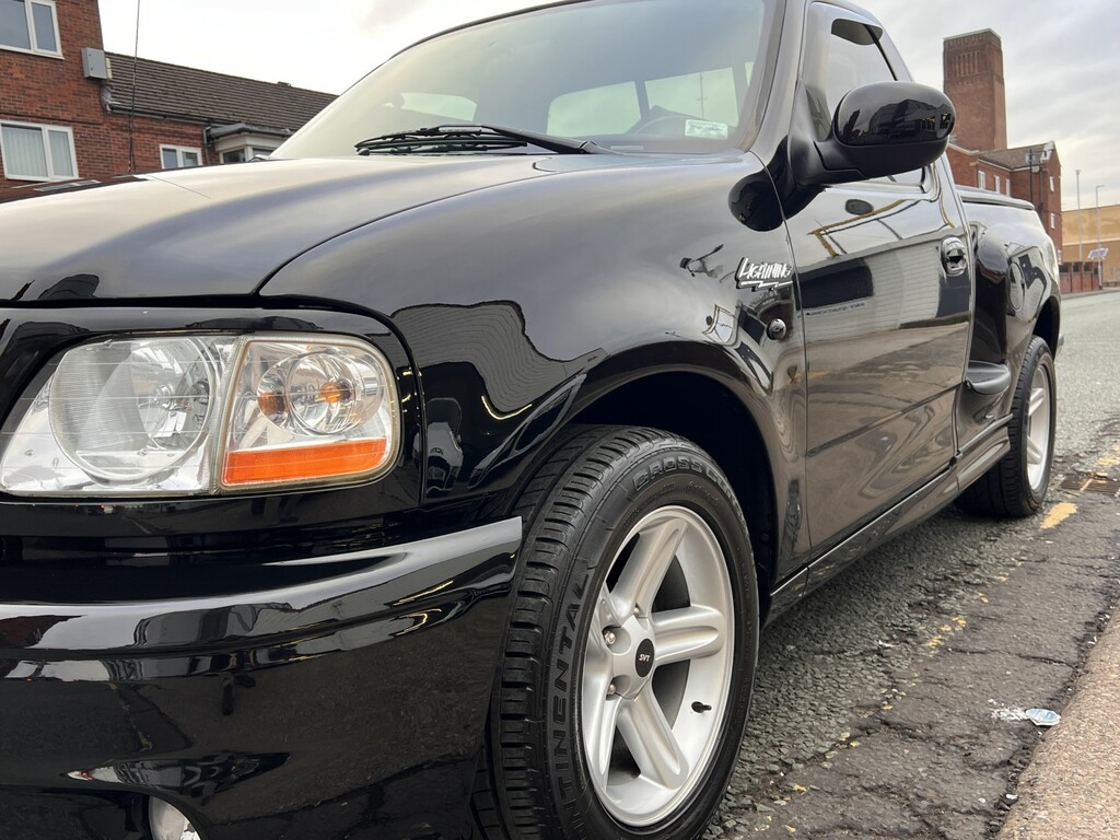 Ford F-150 Svt Lightning Black #38