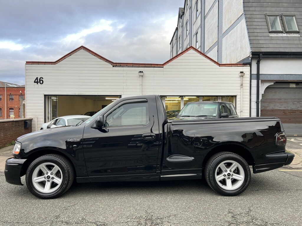 Ford F-150 Svt Lightning Black #4