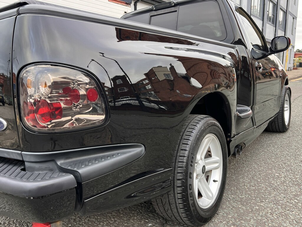 Ford F-150 Svt Lightning Black #42