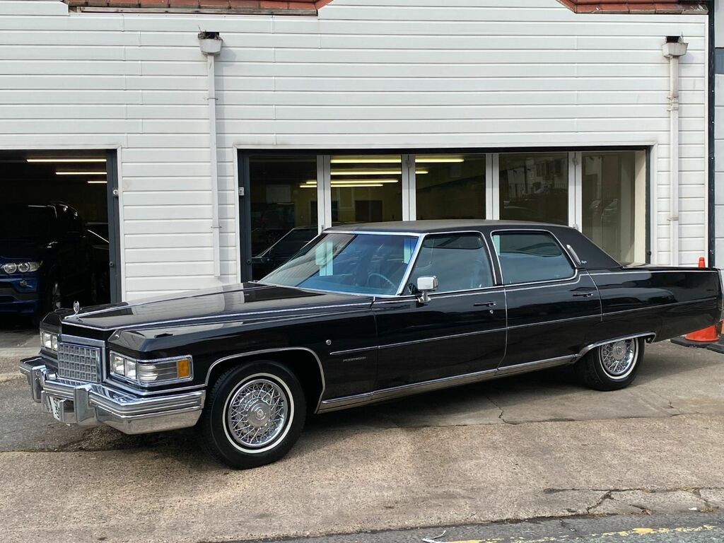 Cadillac Brougham Fleetwood 8.2 V8 Black