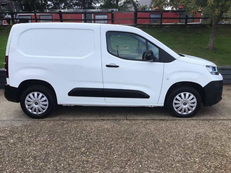 Citroen Berlingo 1.5 Bluehdi 1000Kg Enterprise Pro 100Ps 6 Speed BG22VGC White #3