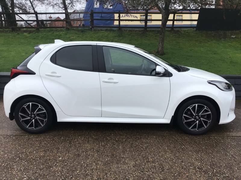 Toyota Yaris 1.5 Hybrid Design Cvt - 2023 72 DS72UVO White #3