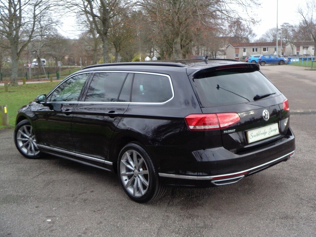 Volkswagen Passat 2.0Tdi 150 R-line Estate Pan Roof Dsg Black #4