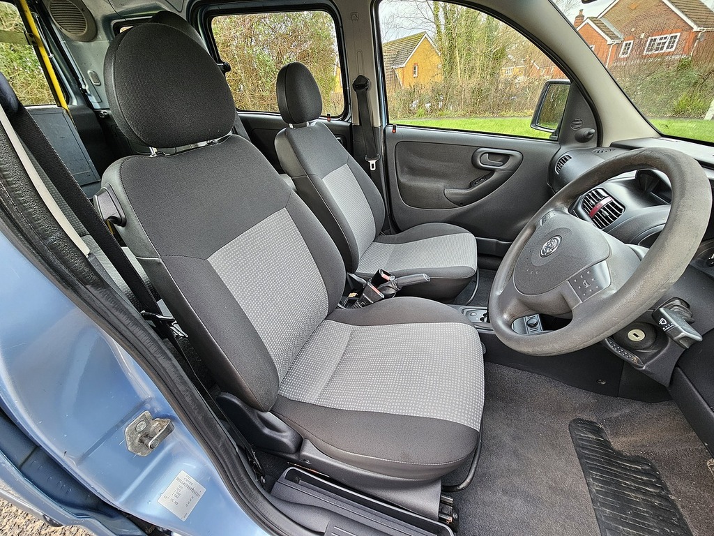 Vauxhall Combo 1.3 Cdti 1700 16V Silver #9