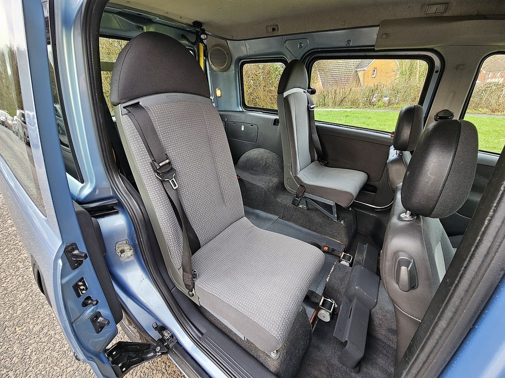 Vauxhall Combo 1.3 Cdti 1700 16V Silver #8