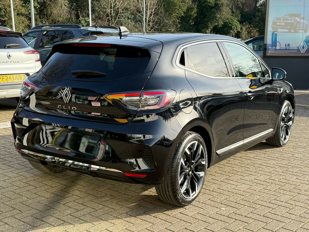 Renault Clio Techno Hybrid 145 Black #5