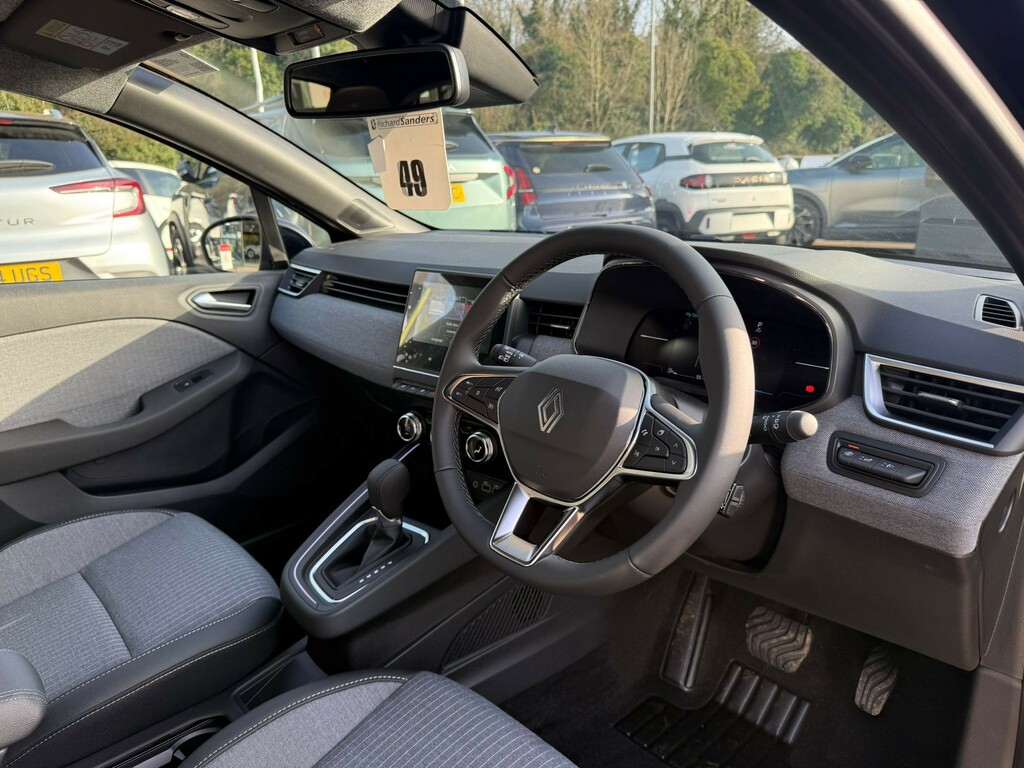 Renault Clio Techno Hybrid 145 Black #6