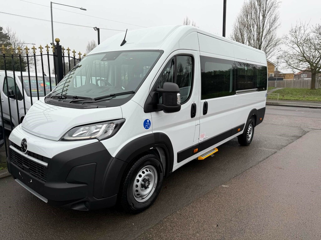 Vauxhall Movano 3500 Biturbo Prime 17 Seat Minibuss