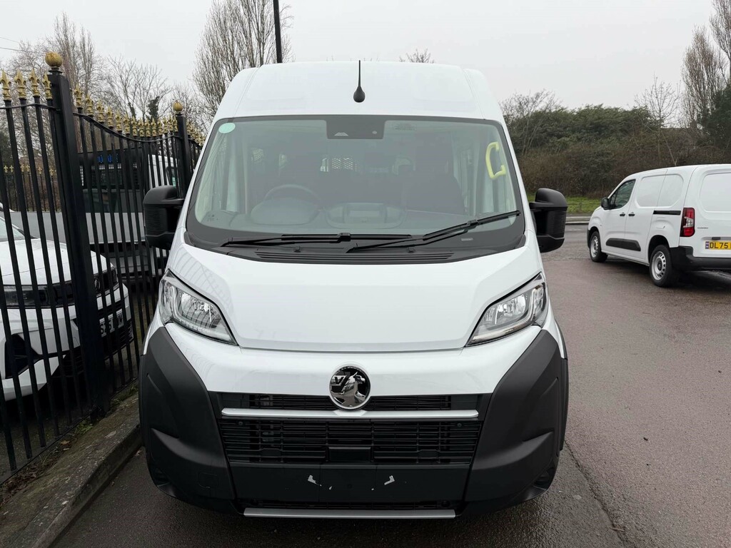 Vauxhall Movano 3500 Biturbo Prime 17 Seat Minibuss DN75KOW #3