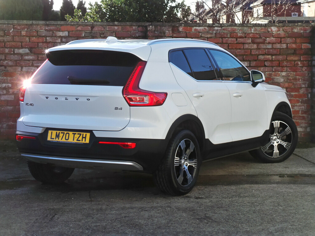 Volvo XC40 2.0 B4p Inscription LM70TZH White #5