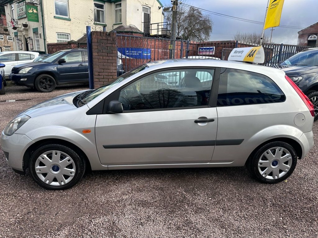 Ford Fiesta 1.3L Style Climate DV06UGW Silver #5