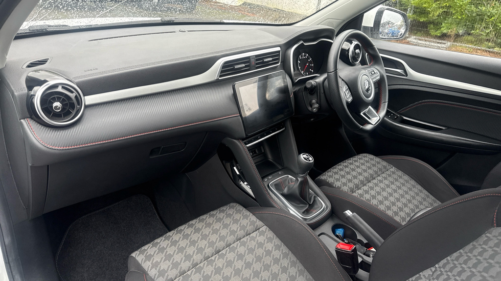 MG ZS Excite 1.5 HY73CVD White #2