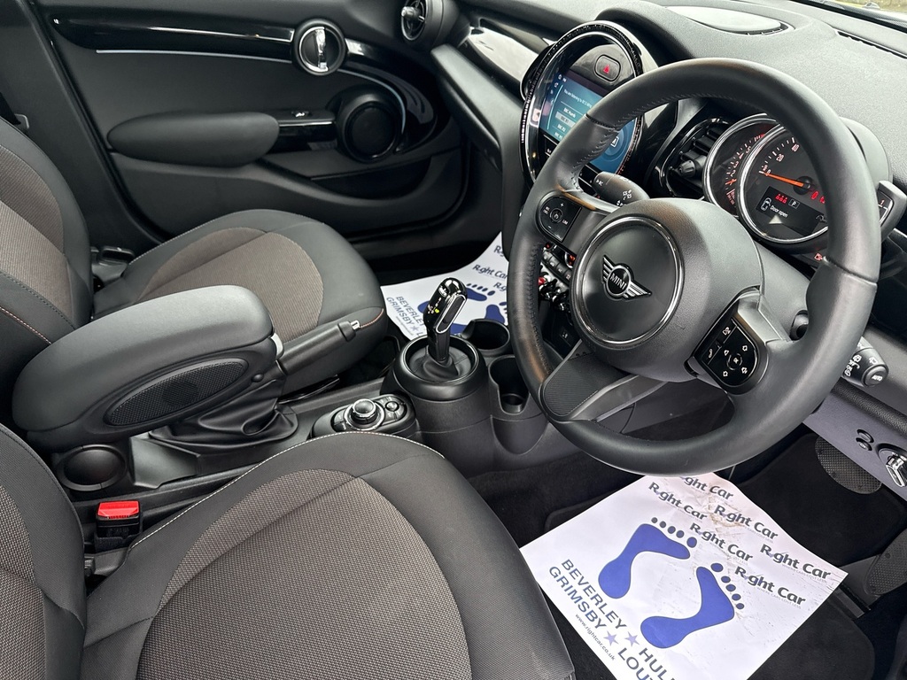 Mini Hatch 1.5 Cooper Classic Steptronic - 2022 72 GV72FDE Grey #5