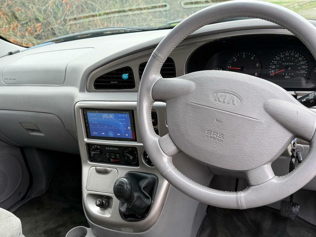 Kia Sedona Le Black #27