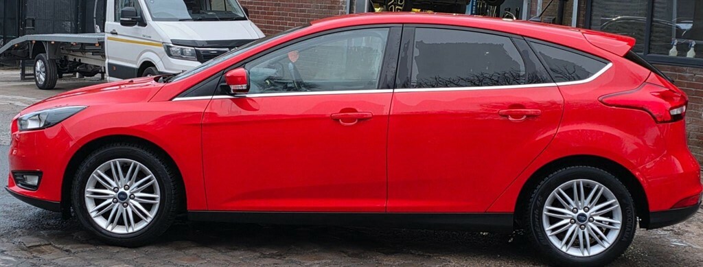Ford Focus 1.0T Ecoboost Zetec Edition Euro 6 Ss SA67HDN Red #5