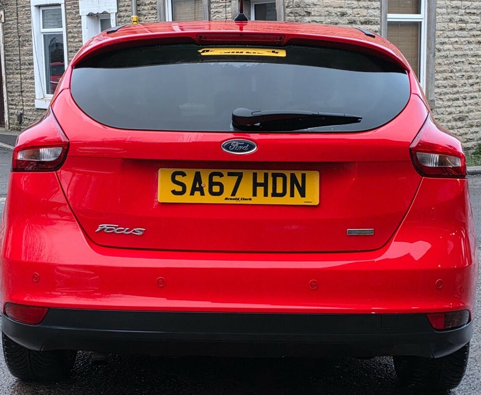 Ford Focus 1.0T Ecoboost Zetec Edition Euro 6 Ss SA67HDN Red #6