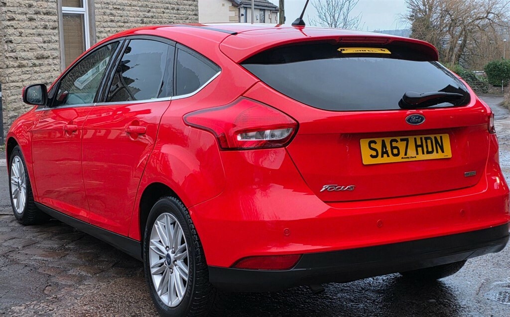 Ford Focus 1.0T Ecoboost Zetec Edition Euro 6 Ss SA67HDN Red #4