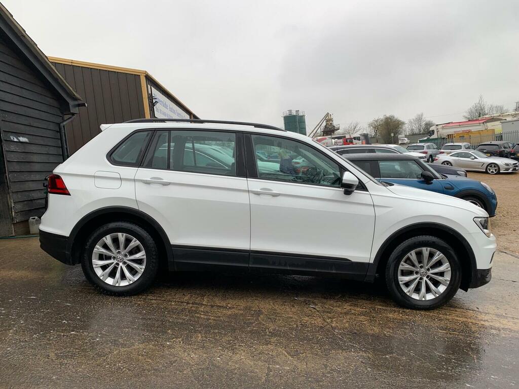 Volkswagen Tiguan Tdi S Euro 6 Ss FL67BJO White #6