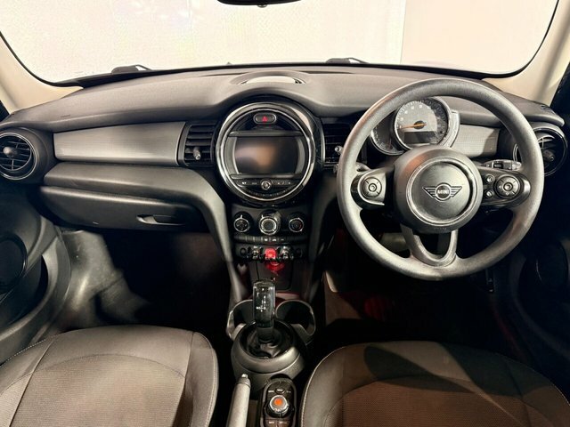 Mini Hatch 2019 1.5 Cooper Classic Hatchback Stept KJ19OAD Blue #2