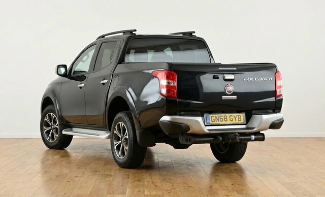 Fiat Fullback 2018 2.4D LX Pickup Double Cab 4 Black #5