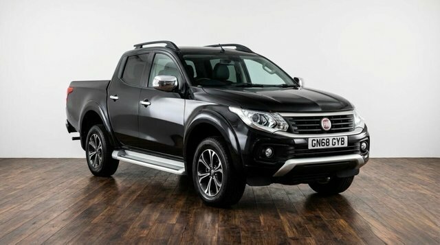 Fiat Fullback 2018 2.4D LX Pickup Double Cab 4 Black #3