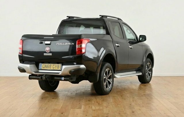 Fiat Fullback 2018 2.4D LX Pickup Double Cab 4 Black #6