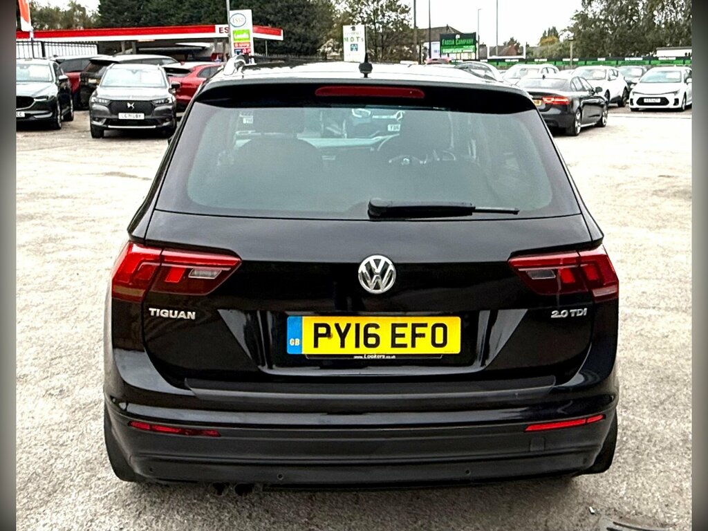 Volkswagen Tiguan 2.0 Tdi Bluemotion Tech Se Navigation Euro 6 Ss PY16EFO Black #4
