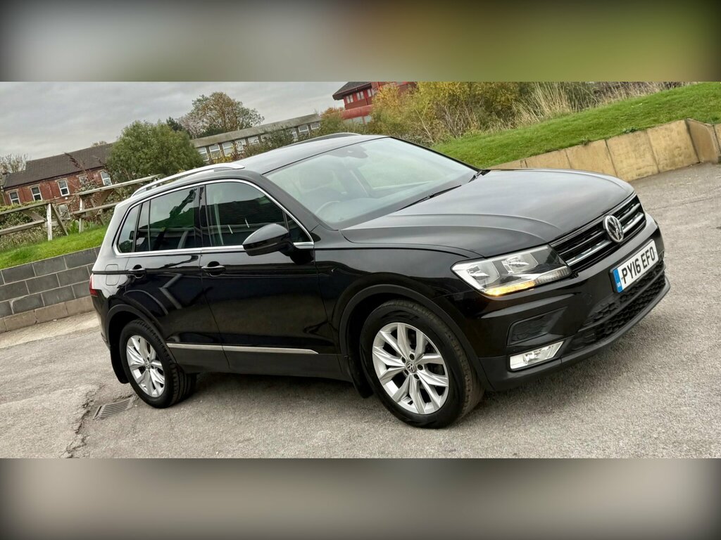 Volkswagen Tiguan 2.0 Tdi Bluemotion Tech Se Navigation Euro 6 Ss PY16EFO Black #2
