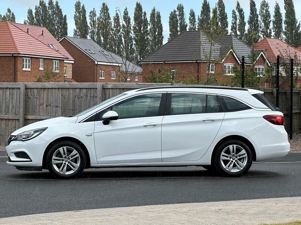 Vauxhall Astra 1.6 Cdti Blueinjection Design Sports Tourer Euro 6 OU69EBV White #4