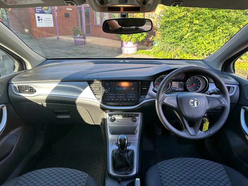Vauxhall Astra 1.6 Cdti Blueinjection Design Sports Tourer Euro 6 GX68BWU White #4