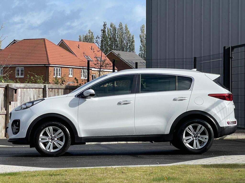 Kia Sportage 1.7 Crdi 2 Euro 6 S S VN67DME White #4