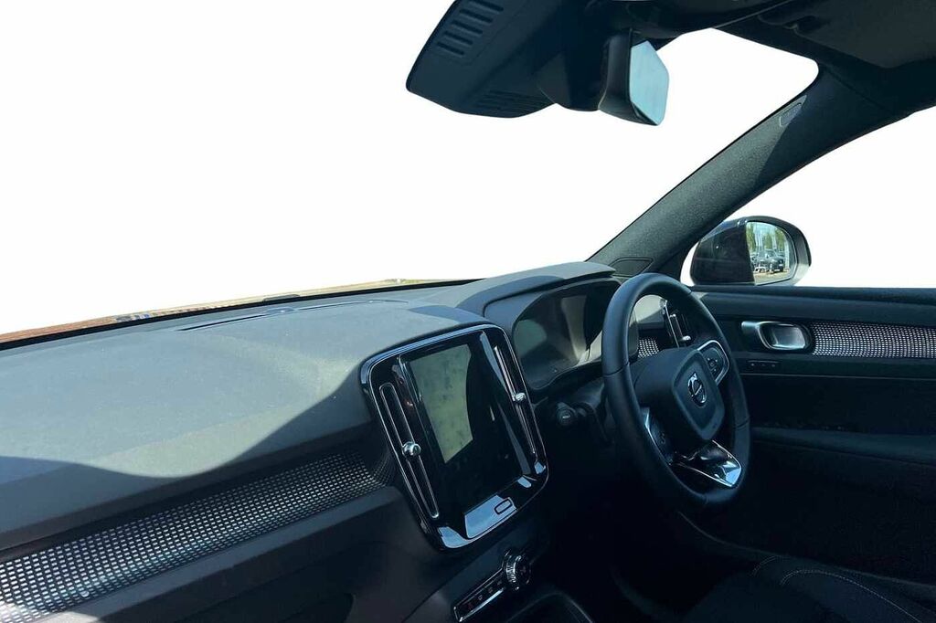 Volvo XC40 Plus, B4 Mild Hybrid, Dark YG74GXS Black #3