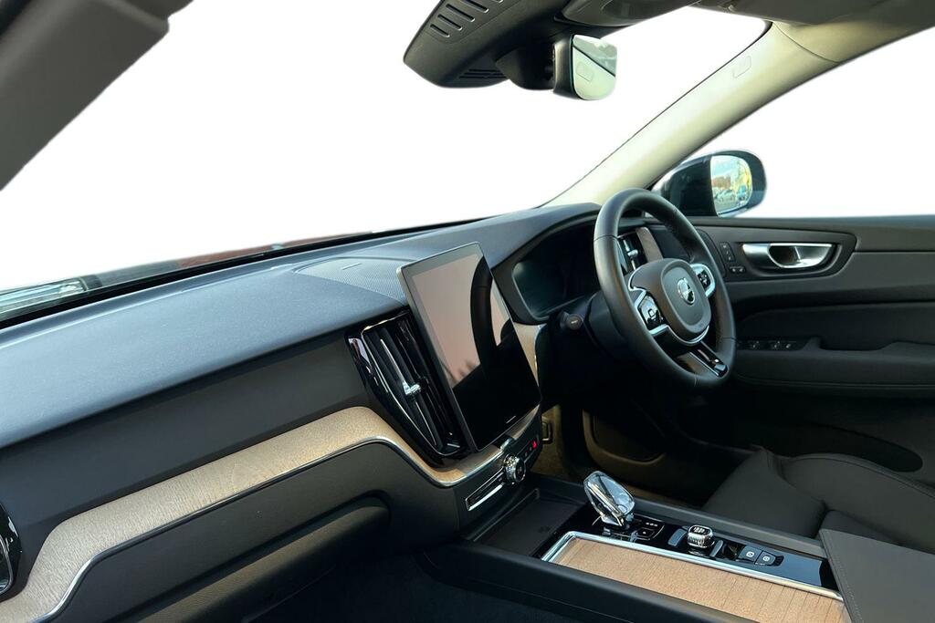 Volvo XC60 Plus, T6 Awd Plug-in Hybrid, Dark YG75GMF Black #4