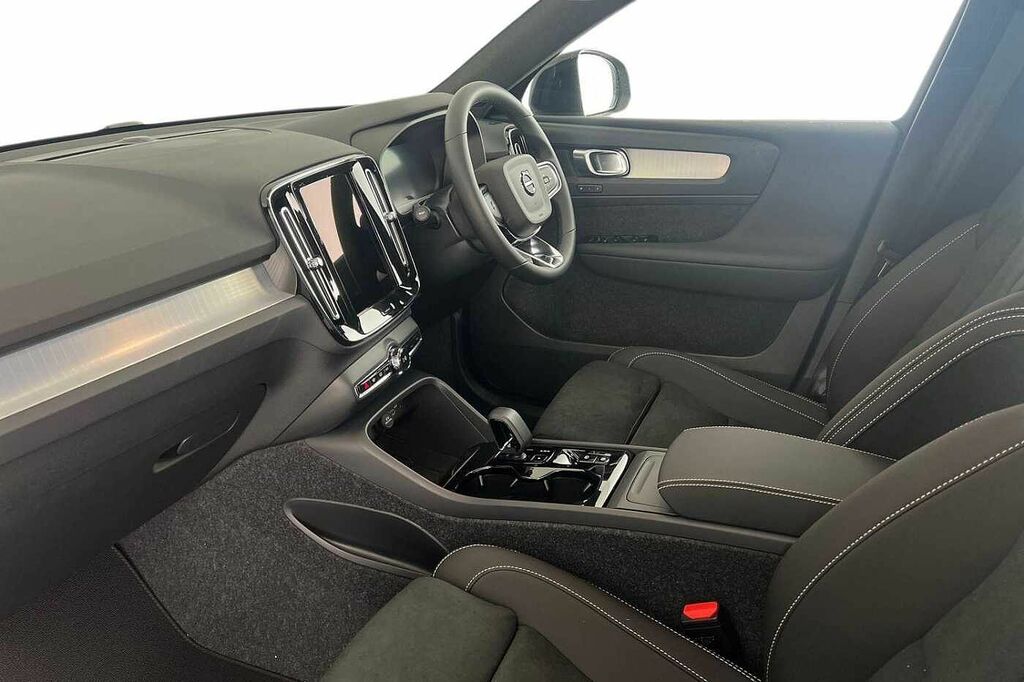 Volvo XC40 Plus, B3 Mild Hybrid, Dark Park Camerahe YR75UZW Grey #4