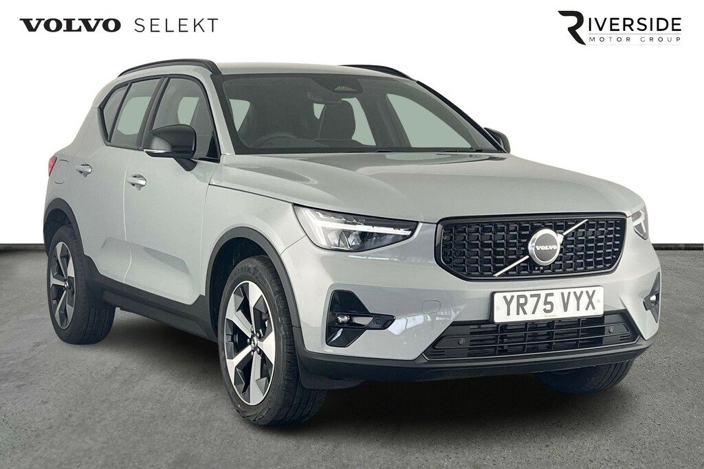 Volvo XC40 Plus, B3 Mild Hybrid, Dark Park Camerahe Grey